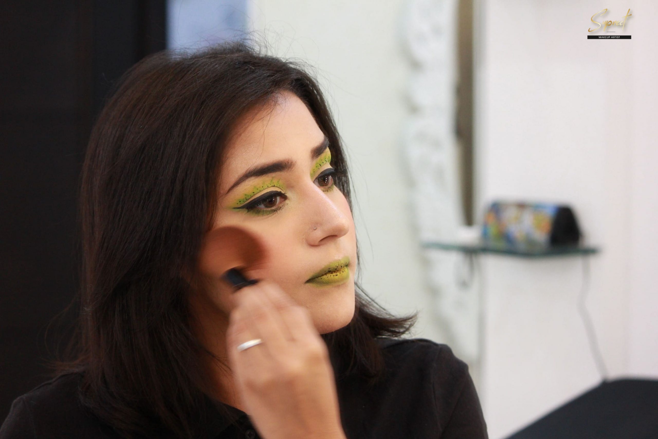 Makeup Girl